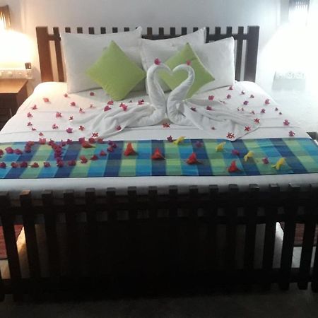 Butterfly Jewel Bed and Breakfast Unawatuna Buitenkant foto