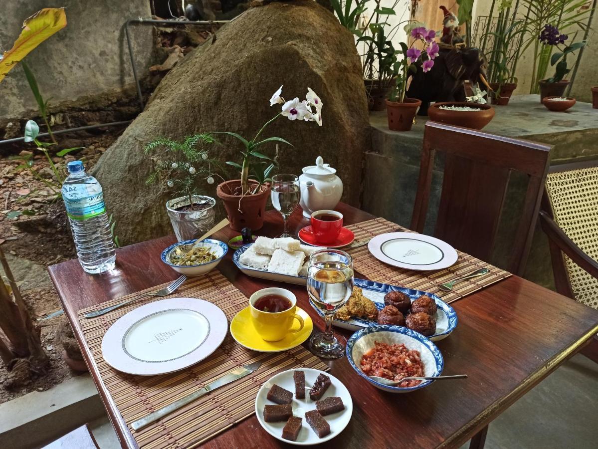 Butterfly Jewel Bed and Breakfast Unawatuna Buitenkant foto